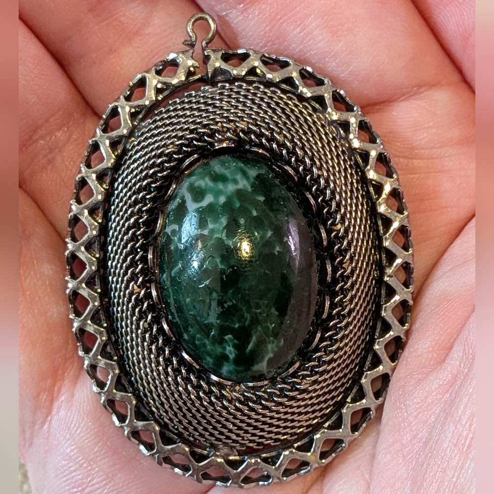 Vintage Green Malachite Gemstone Pendant - Picture 3 of 5